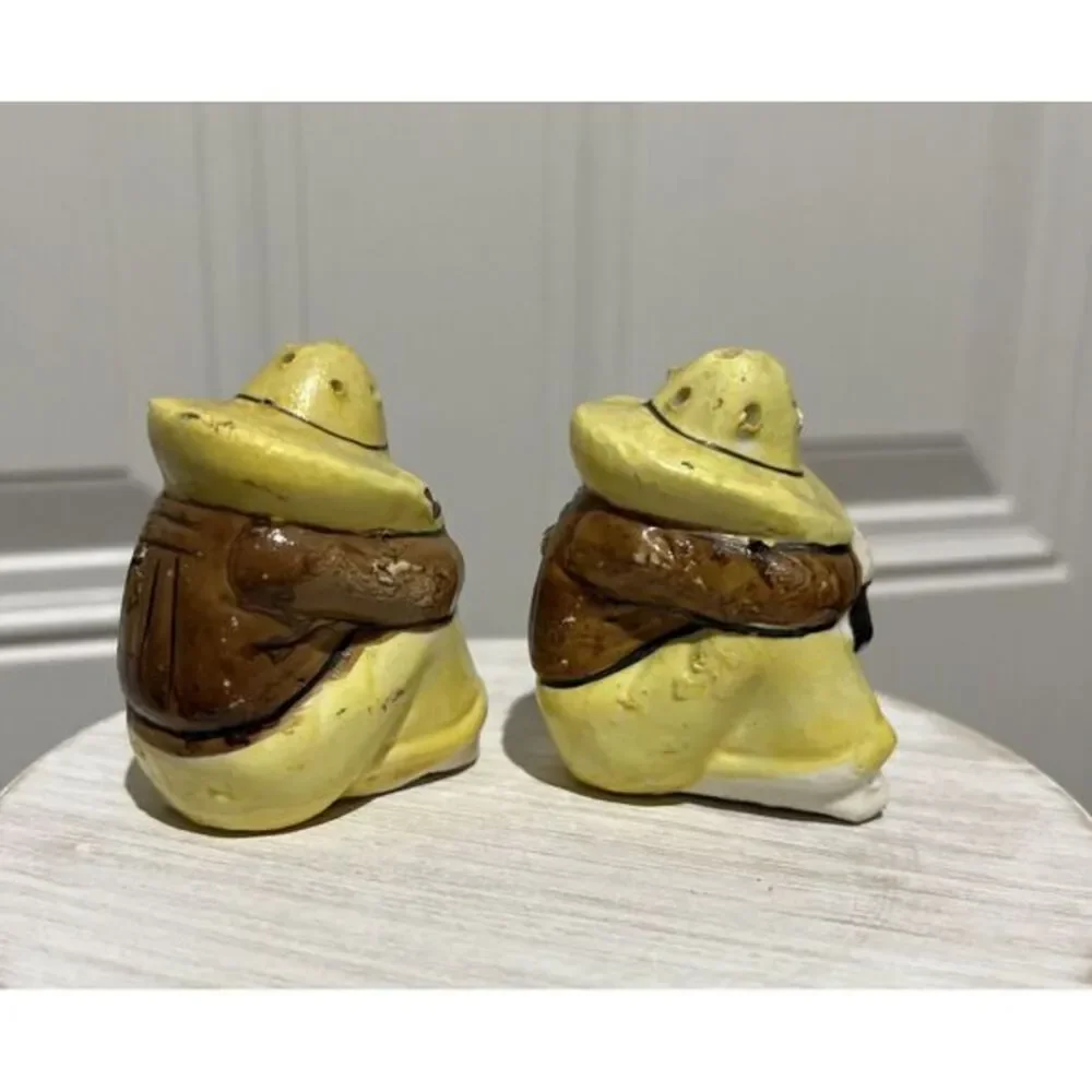 Vintage‎ Mexican Men Salt Pepper Shakers Sombrero Tequila Sitting Siesta Japan
